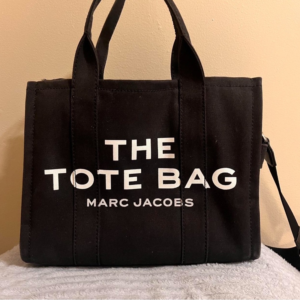 Marc Jacobs Tote Bag (Medium)